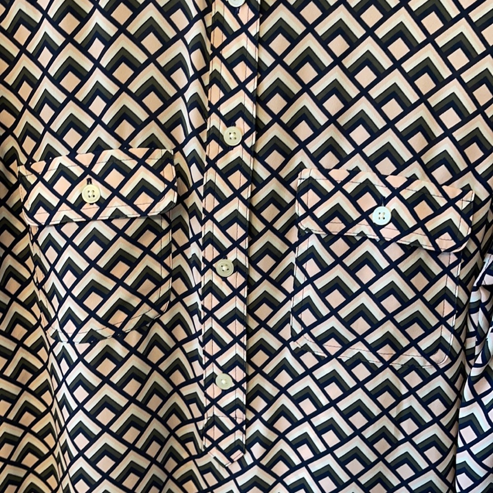 Loft women’s size small dress shirt - Picture 3 of 10